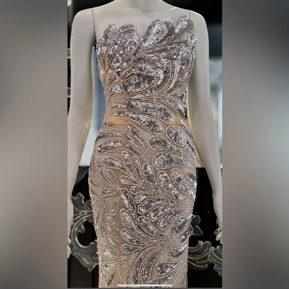 Oscar de la Renta  fern crystal embroidered gown- silver - Picture 3 of 11